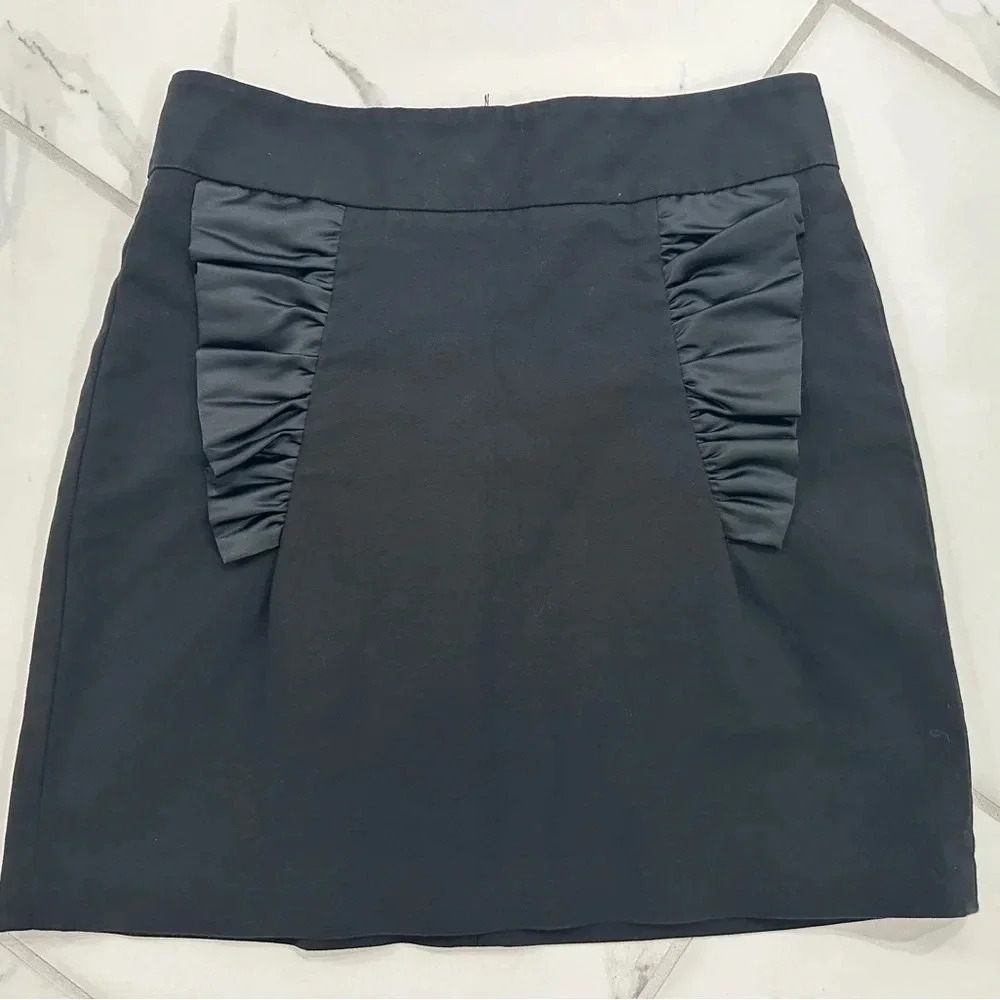 French Connection Women’s Black Ruffle Mini Skirt Size 2 Pockets Zipper Back